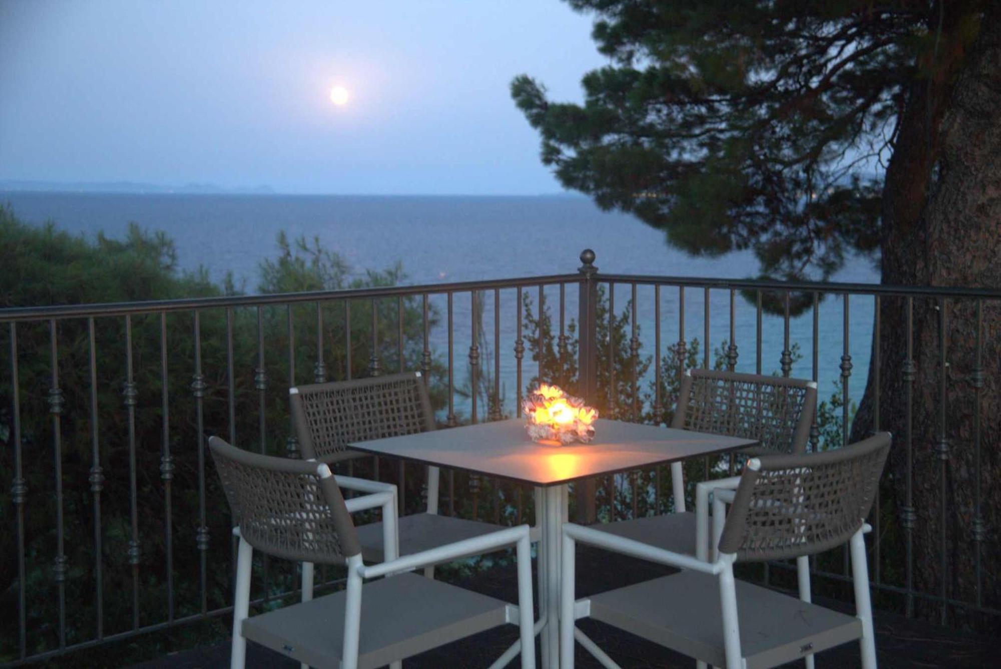 Evripidis Hotel Afytos Buitenkant foto